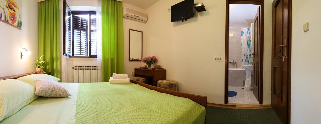 Rooms Cvetka ดูบรอฟนิก ห้อง รูปภาพ